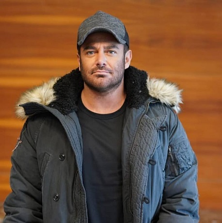 محمدرضا گلزار ساحل 